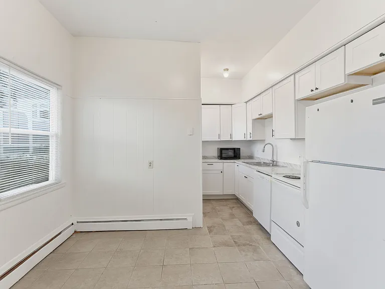85 Parade St #1R — Photo 6