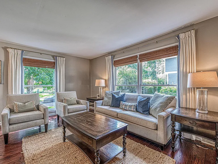 1810 Wandering Way Dr — Photo 5