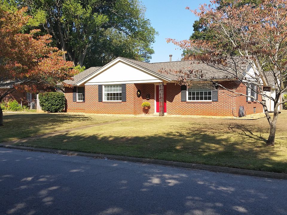 171 Kent Front Yard 1