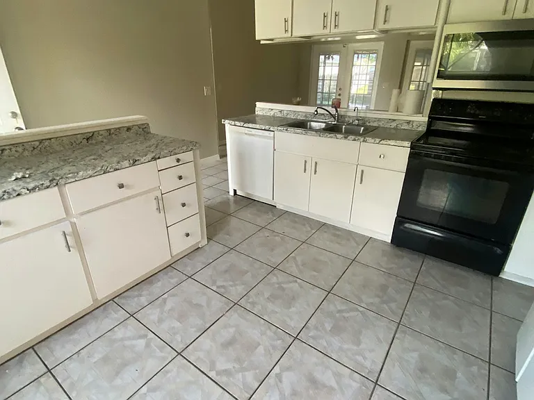 7413 Crock Ave — Photo 3