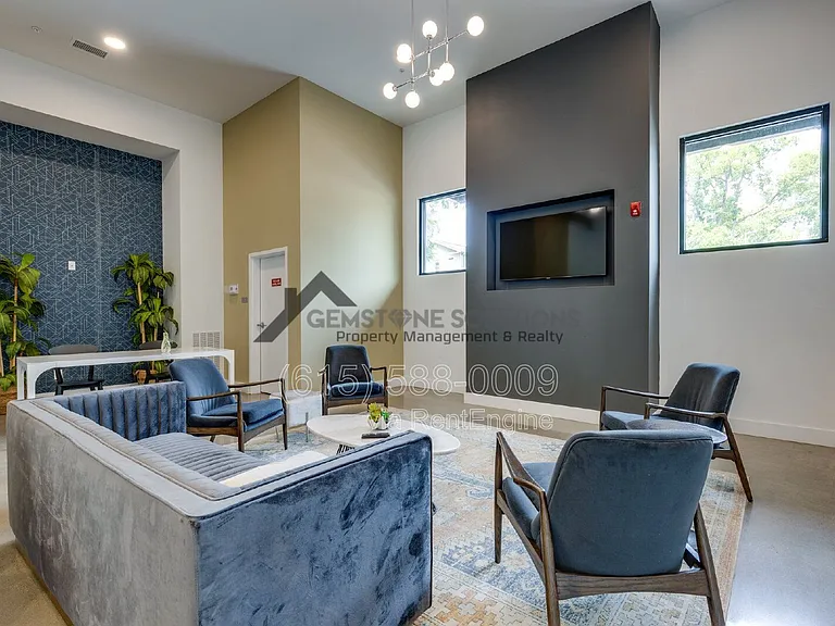 1041 E Trinity Ln #218 — Photo 32