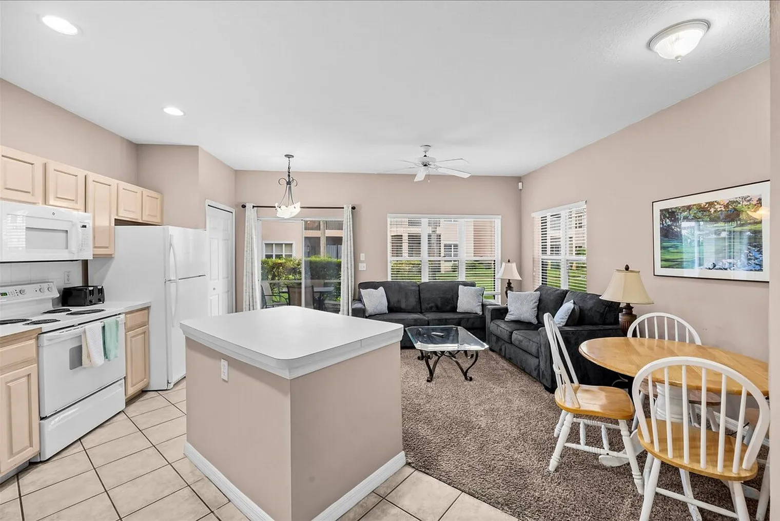 2 bed, 1.0 bath, $4,464 — Photo 4