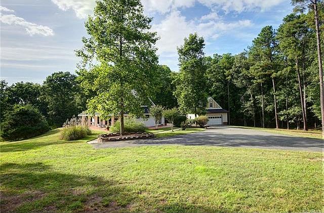 2nd image of 14508 Saint Stephens Pl