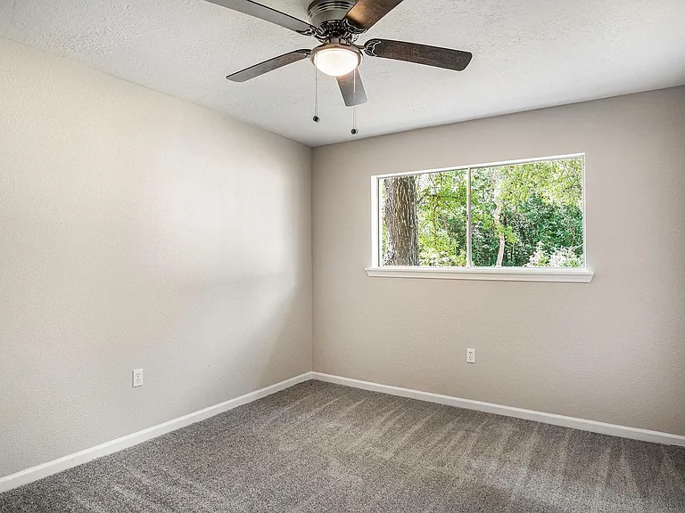1702 Athens Dr — Photo 13