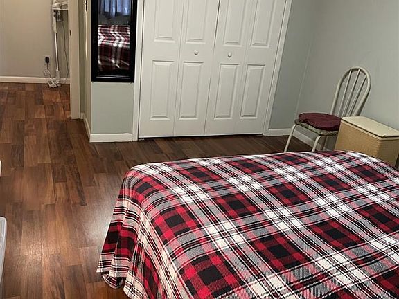 5th image of 603 55th St APT 203
