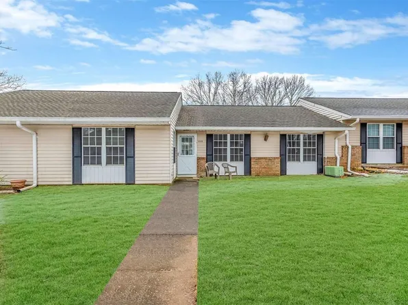 416 Weymouth Court #B, Ridge, NY 11961