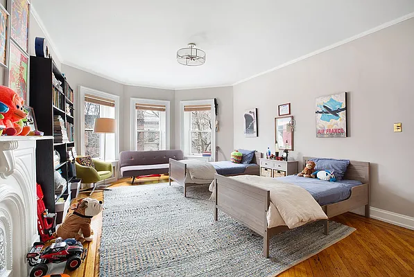 Rented by Compass | media 30