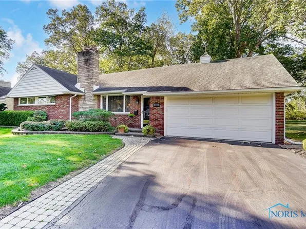 2727 Sandalwood Ave, Toledo, OH 43614