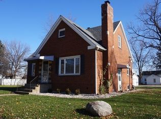 226 S Maple St, Momence, IL 60954