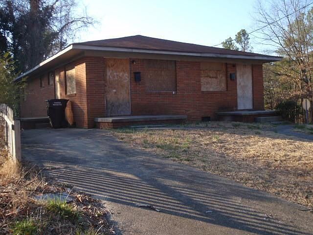 2nd image of 1402 Wabash St
