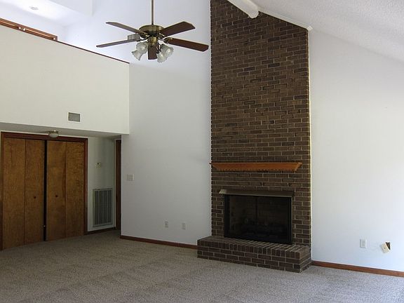 2nd image of 132 Kensington Dr