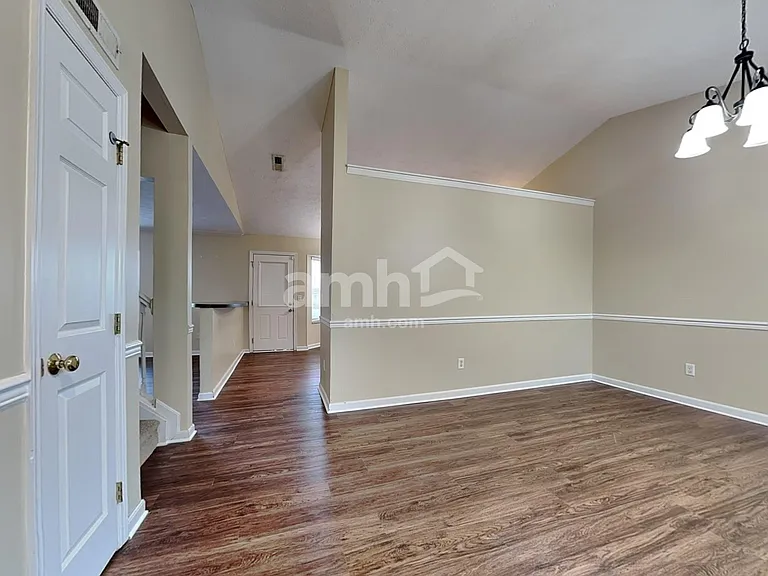 5783 Hillary St — Photo 6