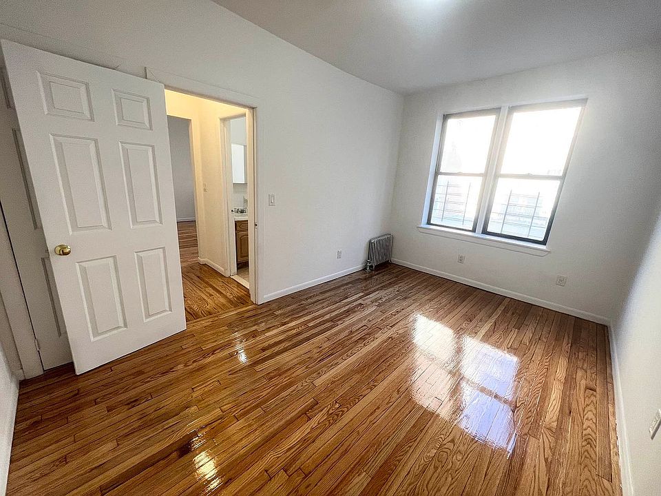 2nd image of 2095 Grand Concourse APT 36