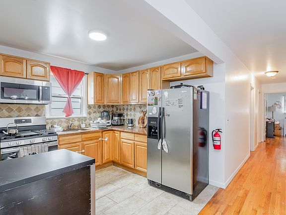 3rd image of 1518 39th St