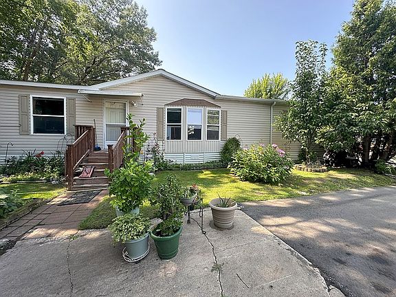 2nd image of 182 Star Cir