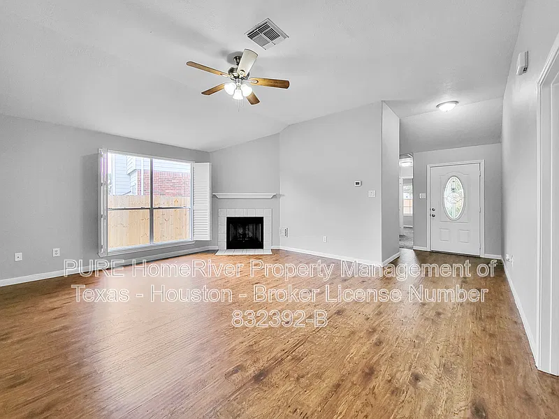 3 bed, 2.0 bath, 1284 sqft, $1,845 — Photo 2