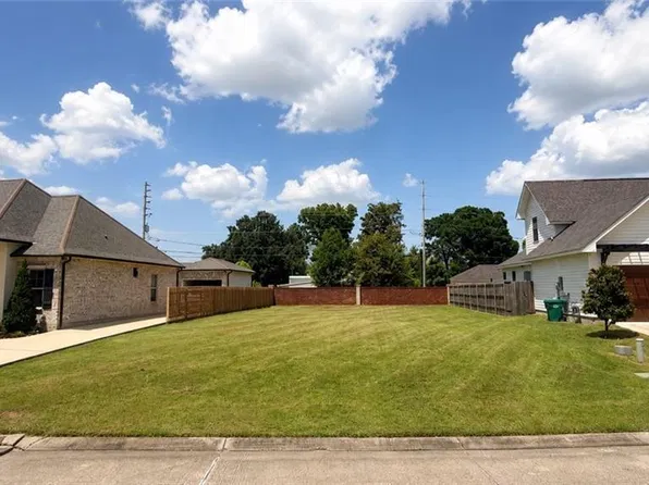 245 Oak Dale Dr, Gretna, LA 70056