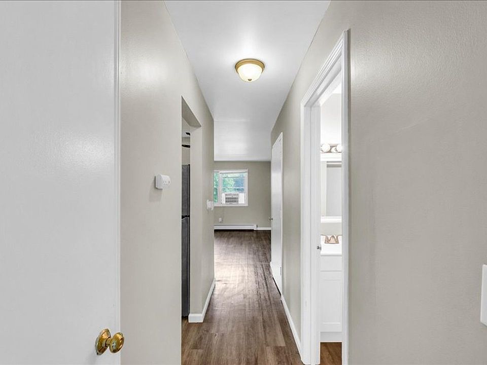 1st image of 333 Riley Dr #7
