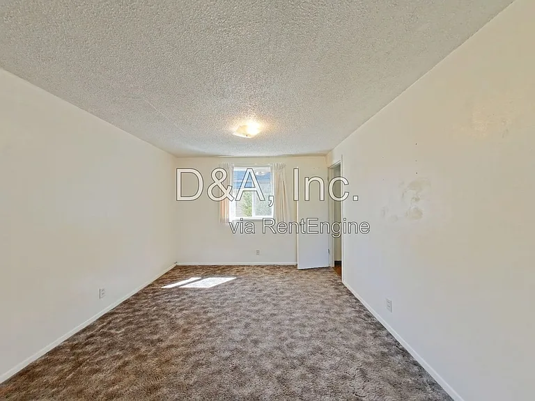 435 SW 9th St — Photo 5