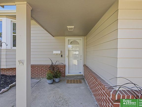 4th image of 5018 S 94th St