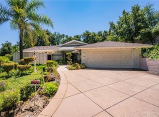 15928 Meadowcrest Rd, Sherman Oaks, CA 91403