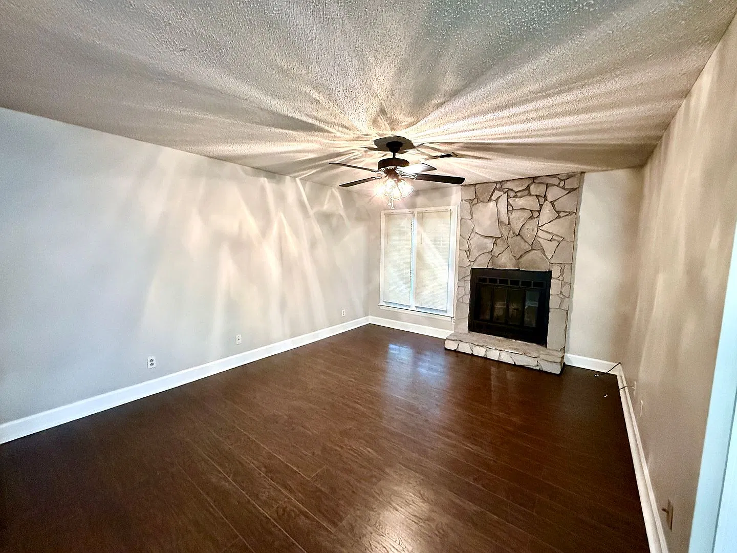 1 Bedroom Condo on Chapman Mountain — Photo 1