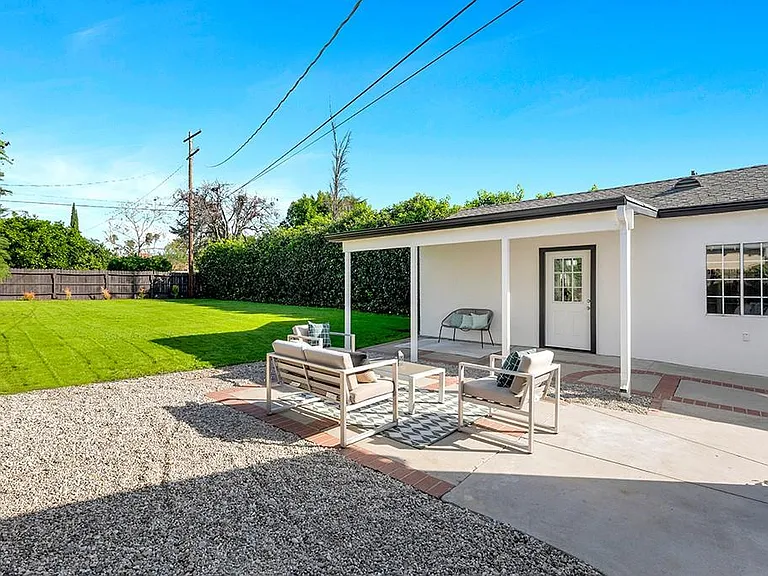 17733 Los Alimos St — Photo 15