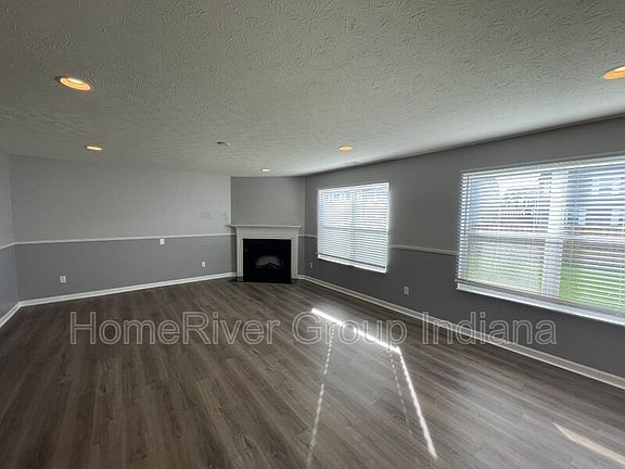 4th image of 817 Briarstone Dr