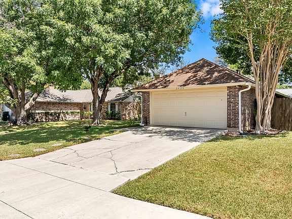 2nd image of 3426 Cliffside Dr
