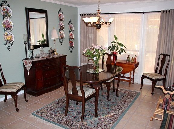 Formal Dining