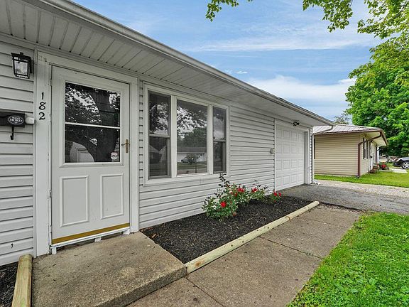 5th image of 182 Indianhead Dr