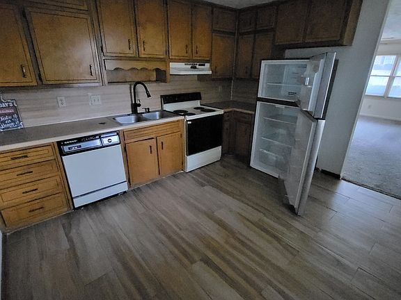 4th image of 3450 Southgate Trl SE