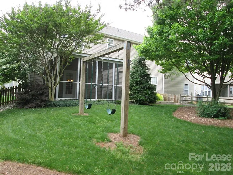 9513 Wilson Hall Dr — Photo 29