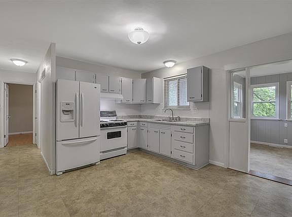 2nd image of 274 Pardella Ave