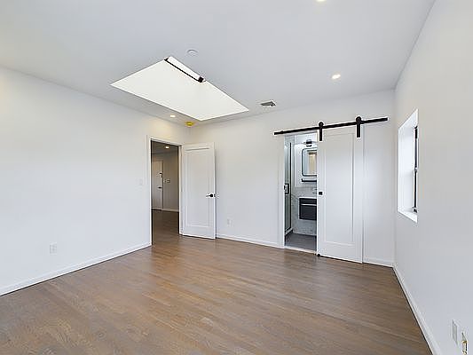 5th image of 2001 Steinway St