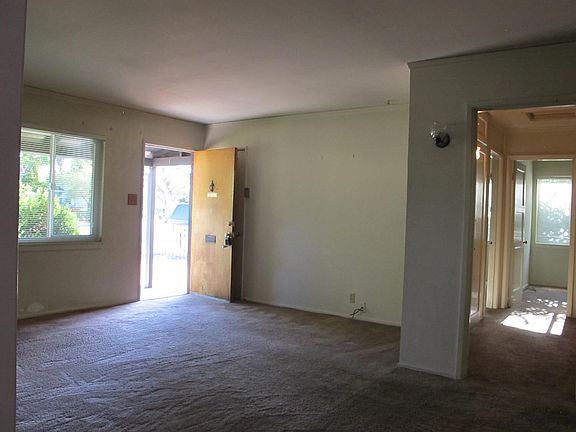 3rd image of 2389 Newhall St