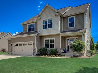 W348N5798 Snapdragon Ct, Oconomowoc, WI