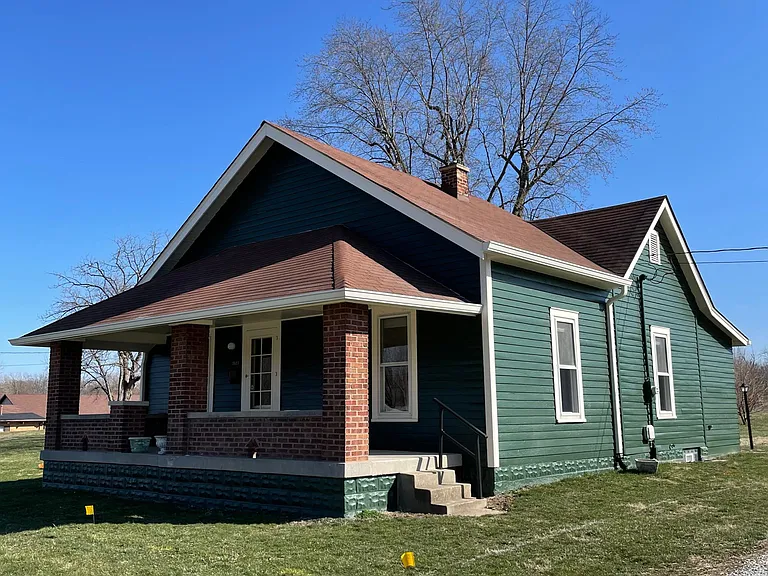 2421 E Thompson Rd — Photo 2