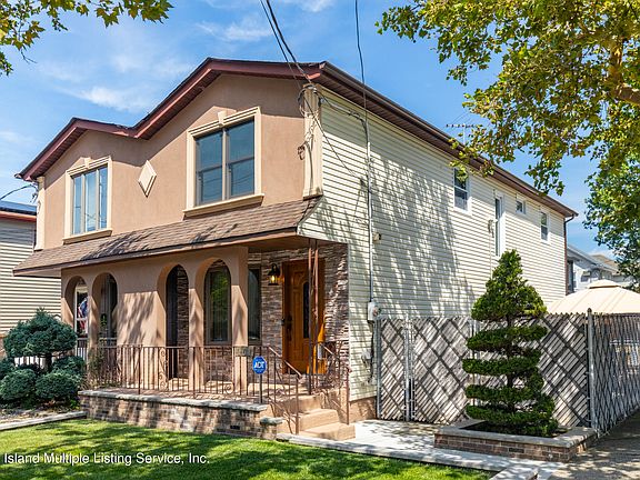 3rd image of 161 Wilson Ave
