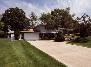 905 1st Ave, Charles City, IA 50616