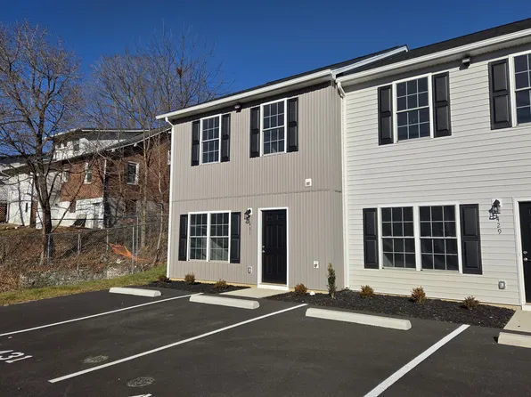 431 N Washington Ave, Pulaski, VA 24301