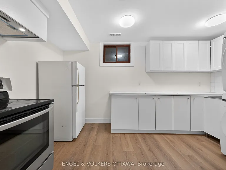 175 James St #B — Photo 8