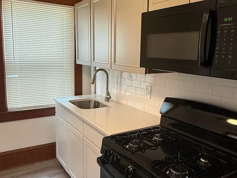1004 Leeds Ave #1 — Photo 1