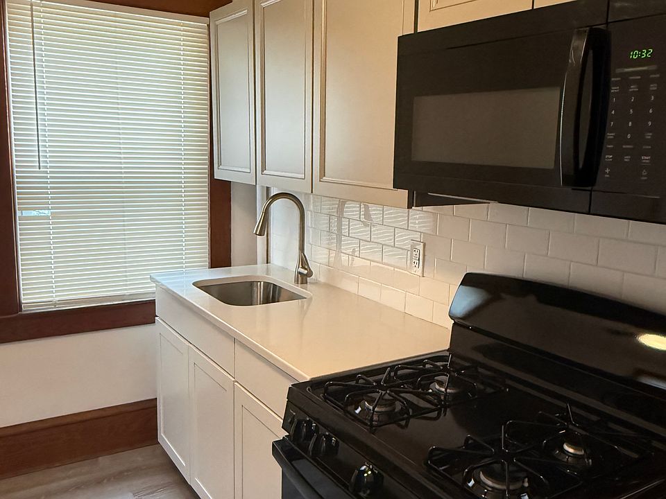 1st image of 1004 Leeds Ave #1