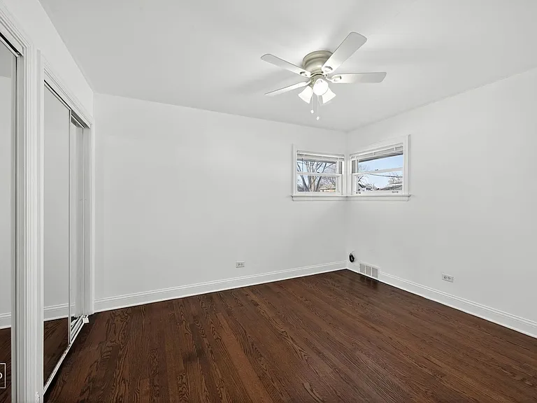304 W Golf Rd — Photo 8