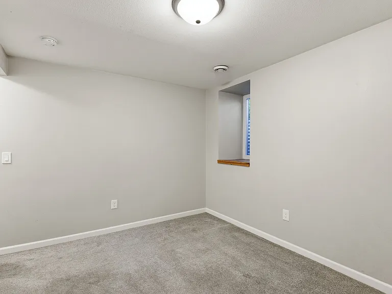 3244 Grand Ave S — Photo 13