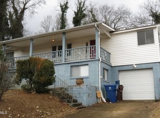 202 Outer Dr, Oak Ridge, TN 37830