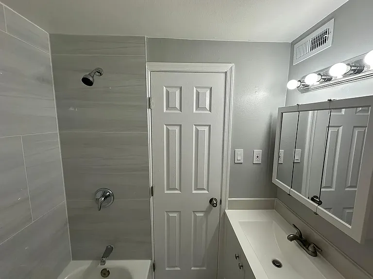 1009 S Marlyn Ave — Photo 6