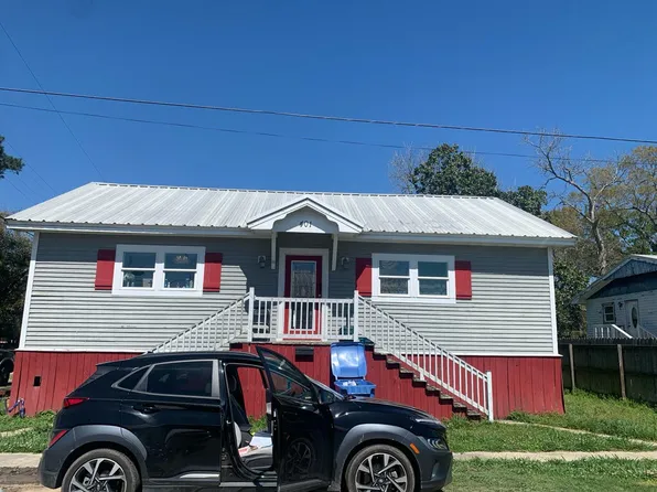 401 Kirk St, Delcambre, LA 70528