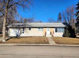 305 W Madison Ave, Mahnomen, MN 56557